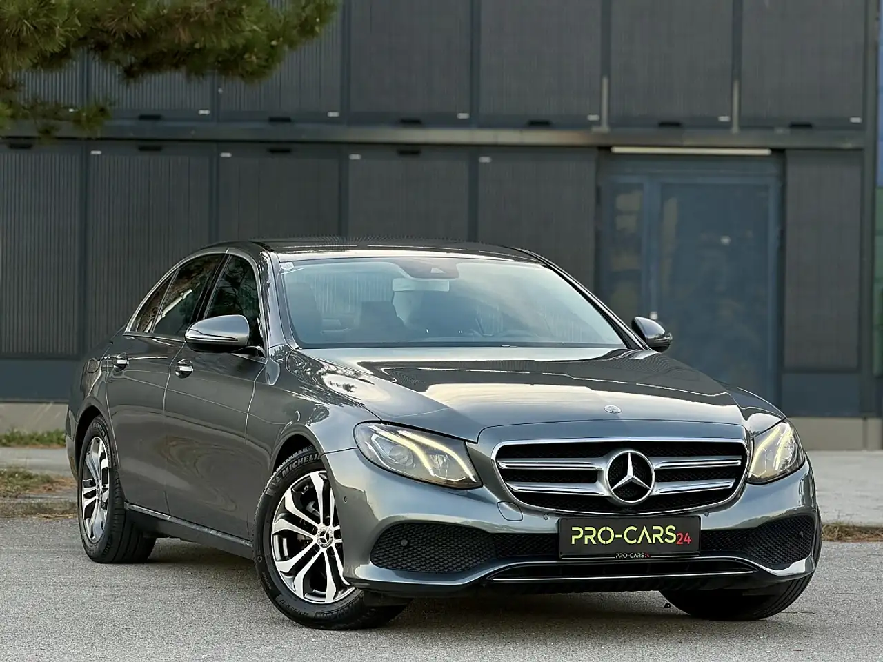 Mercedes-Benz E 220