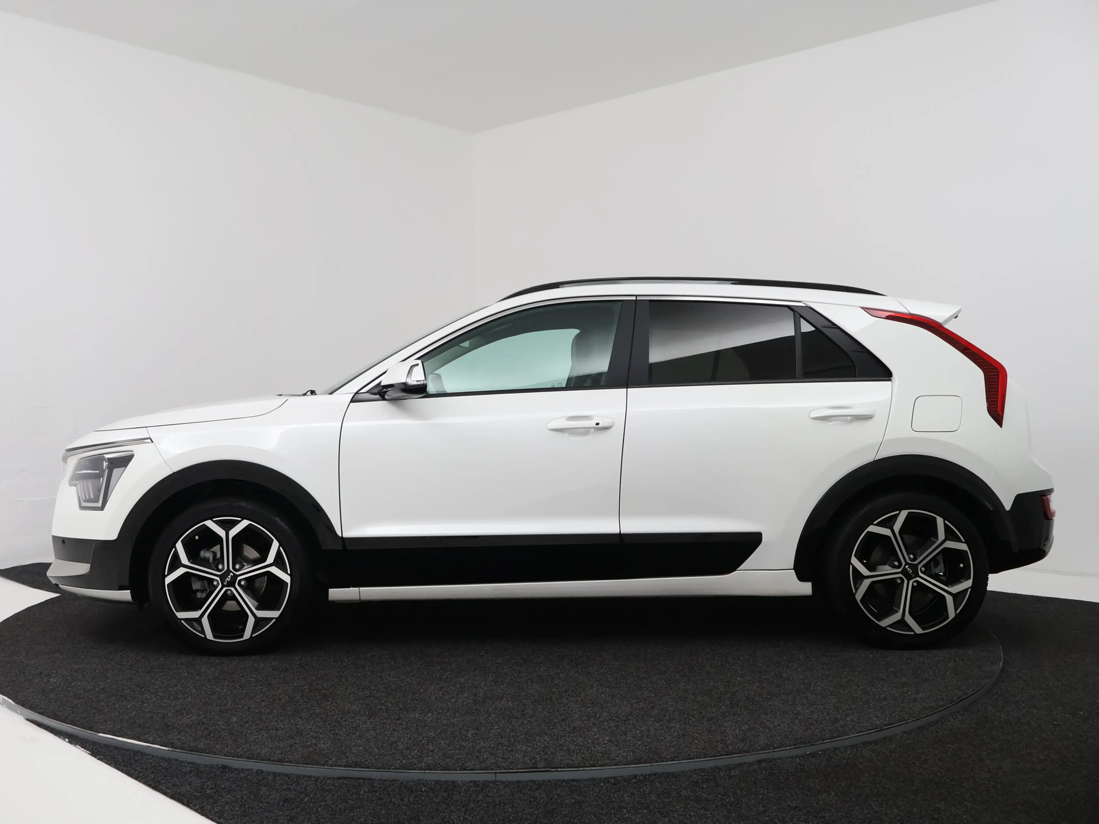 Kia Niro 1.6 GDi Hybrid DynamicPlusLine | 18" incht LM Velg — photo 3