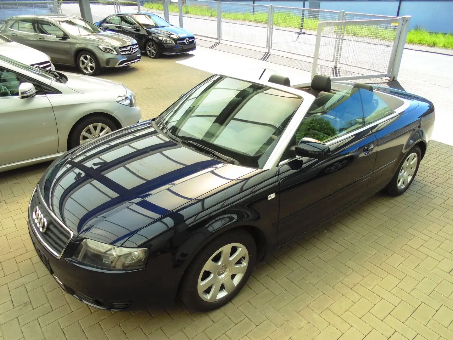 Audi A4 Cabriolet 1.8 T Bleu - 1