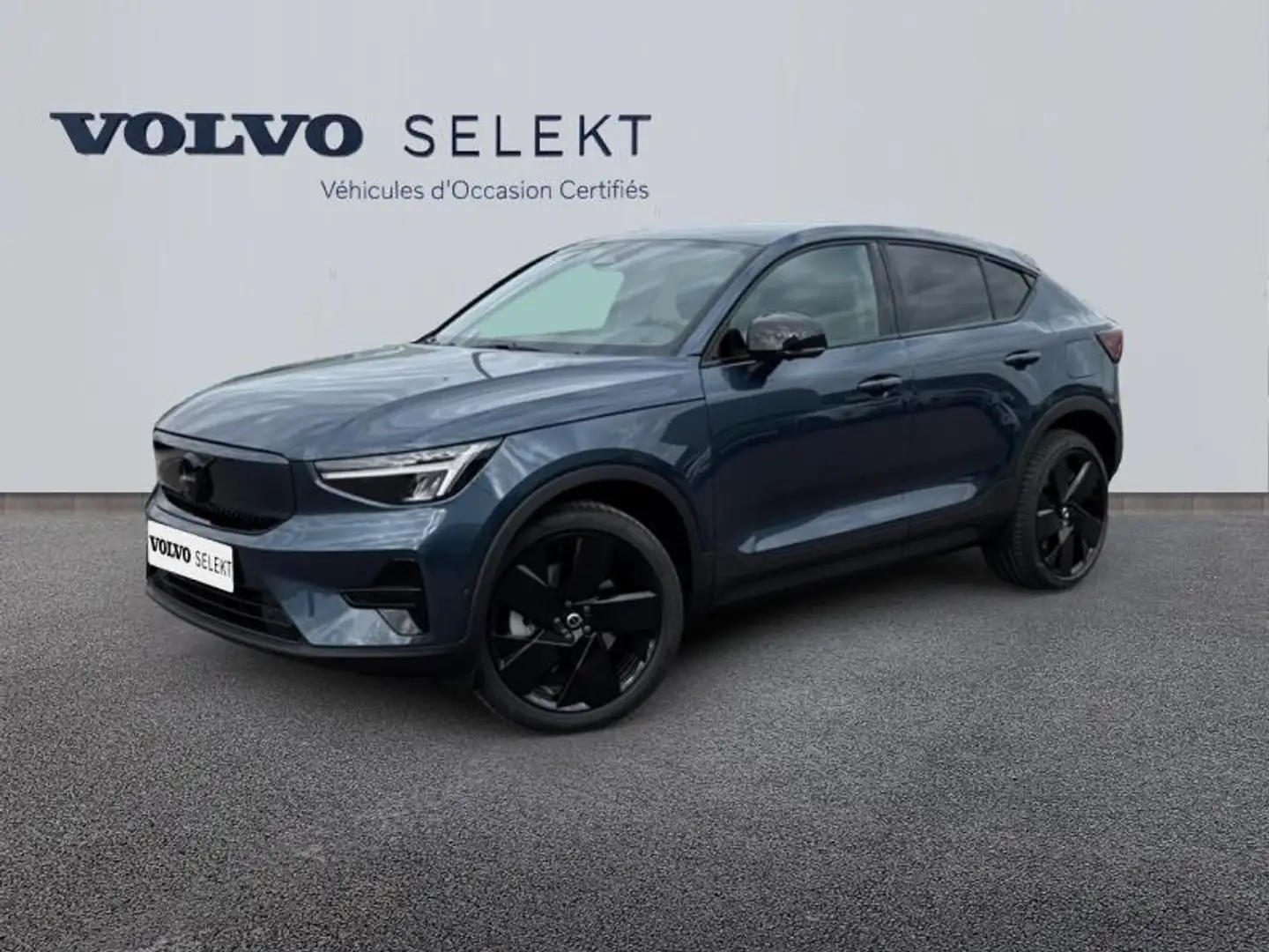 VOLVO C40