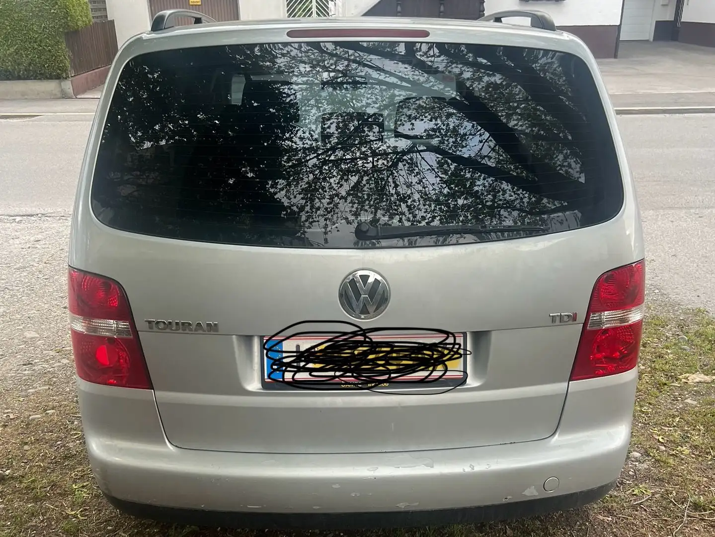 Volkswagen Touran 1.9 TDI Grau - 1