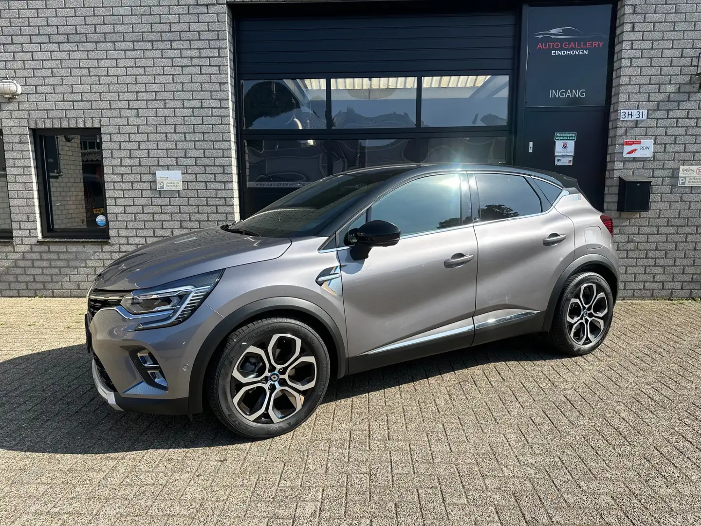Renault Captur 1.6 E-Tech Plug-in Hybrid 160 Business *NAVI*CAMER Gris - 2