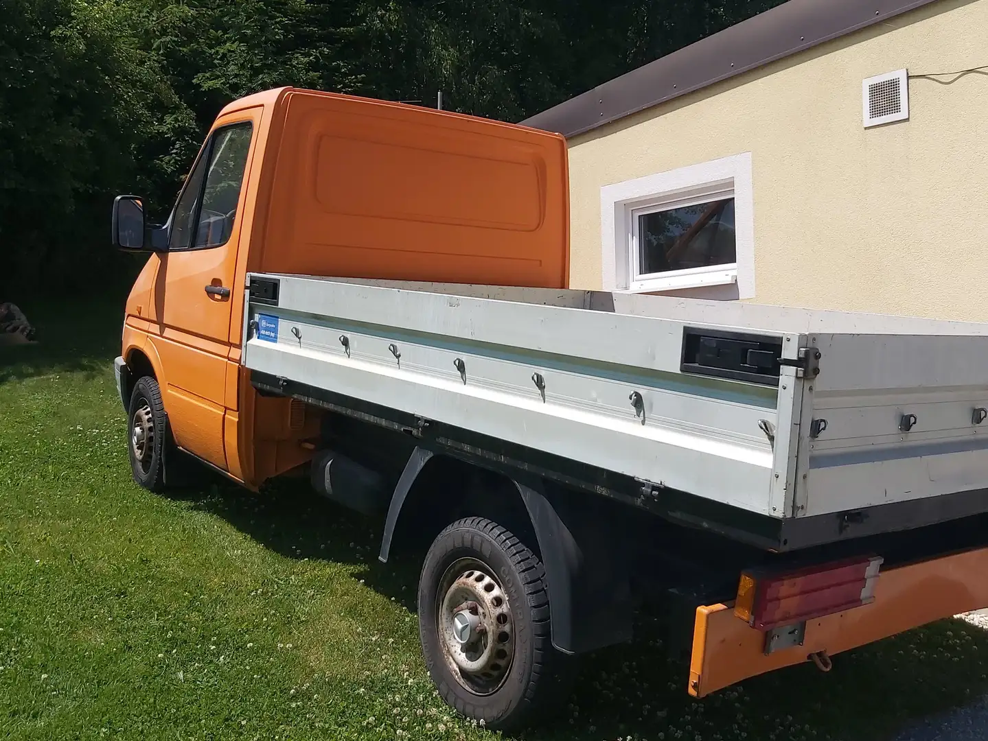 Mercedes-Benz Оранжевий - 2