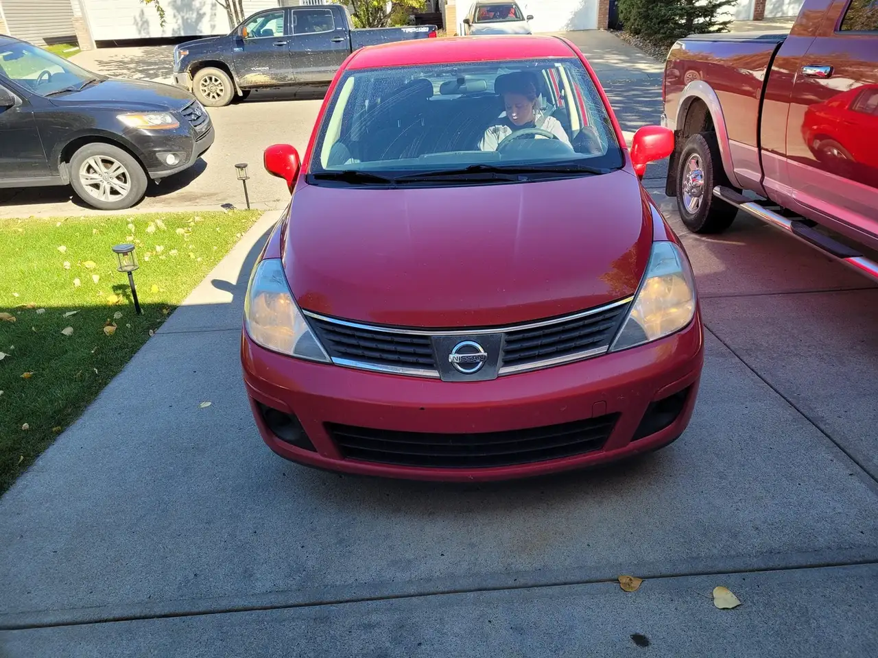 Nissan Versa снимка Nissan Versa