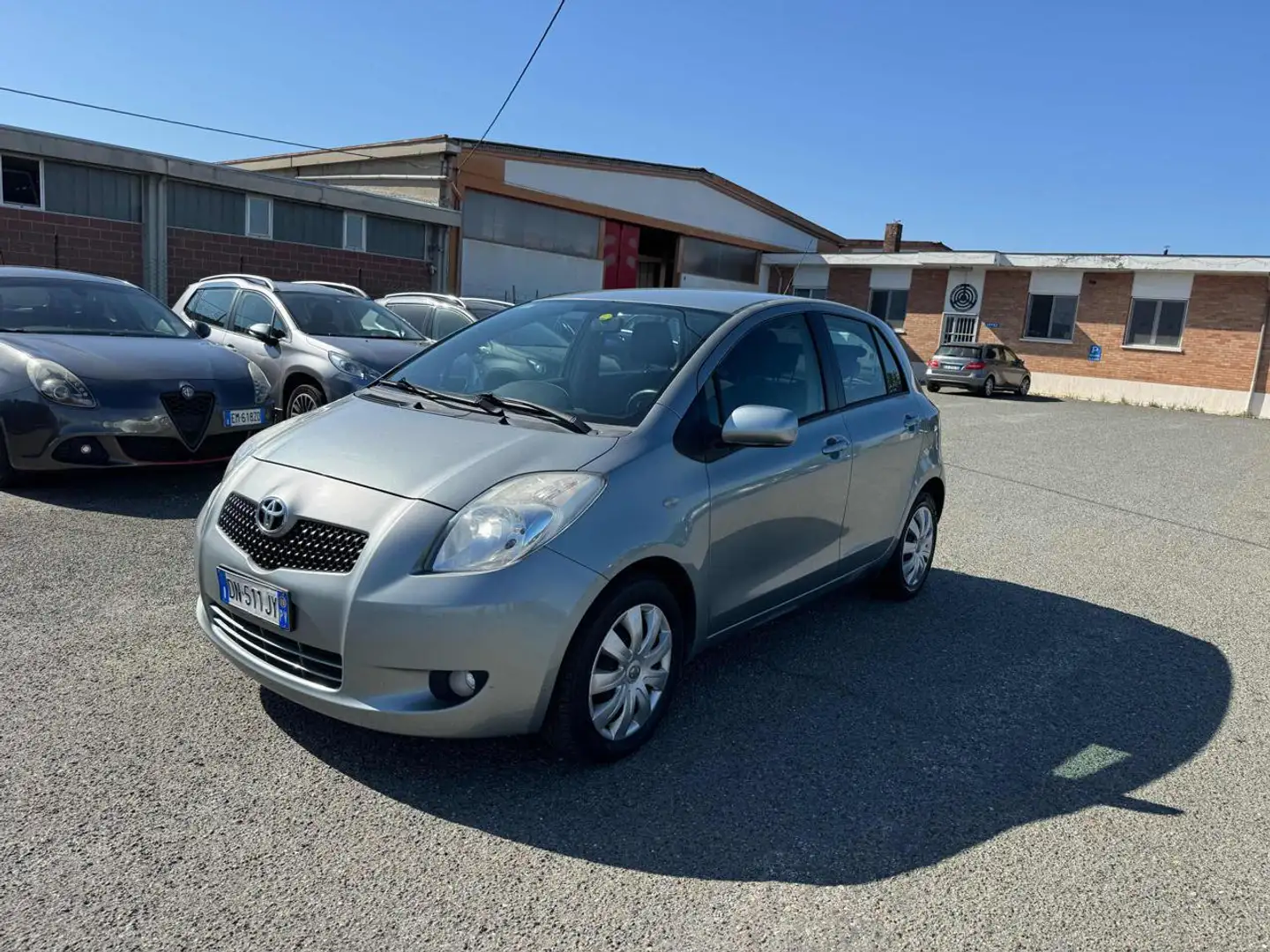 Toyota Yaris 1.3 5 porte M-MT Sol Argento - 1