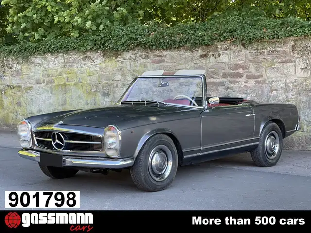 Mercedes-Benz 230 SL Pagode mit Hard-Top und Stehendem