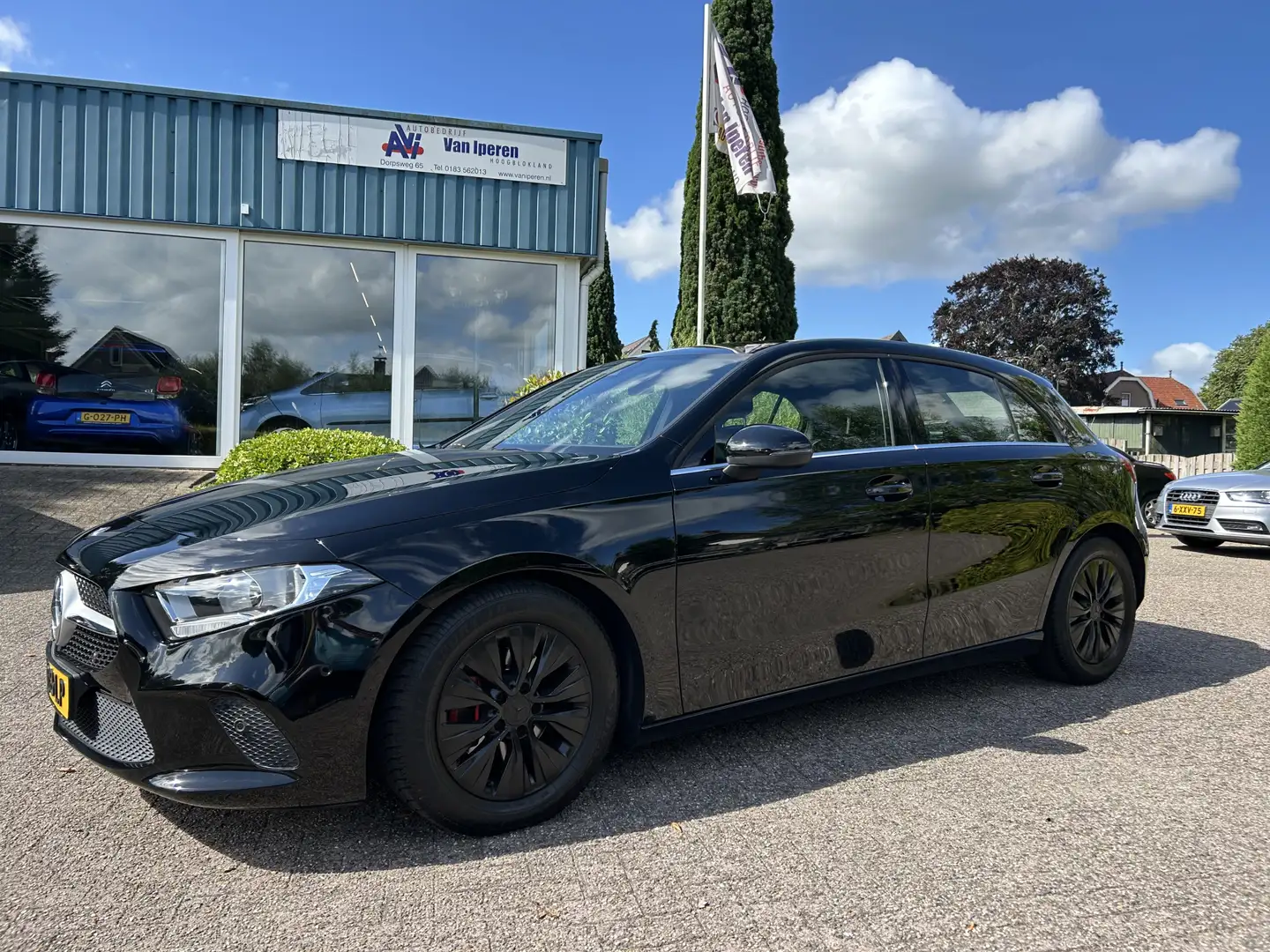 Mercedes-Benz A 180 Business Solution Zwart - 1