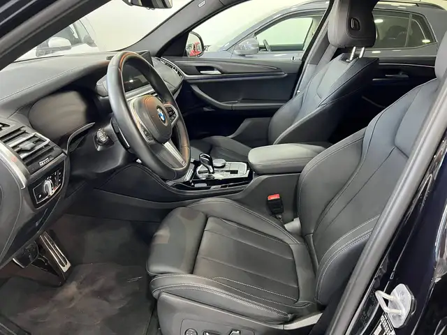 BMW X4 view 12