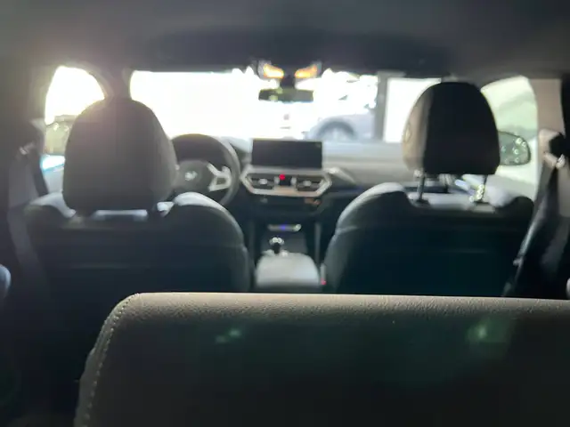 BMW X4 view 17