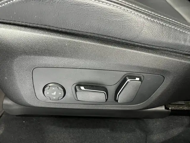 BMW X4 view 10