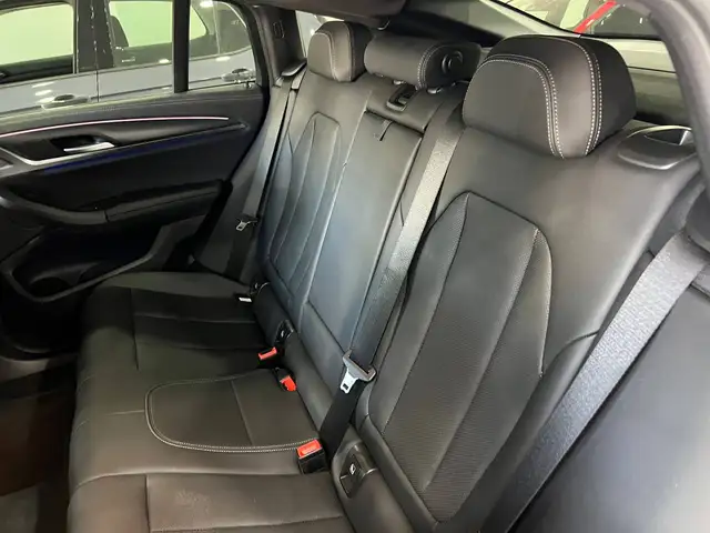 BMW X4 view 16