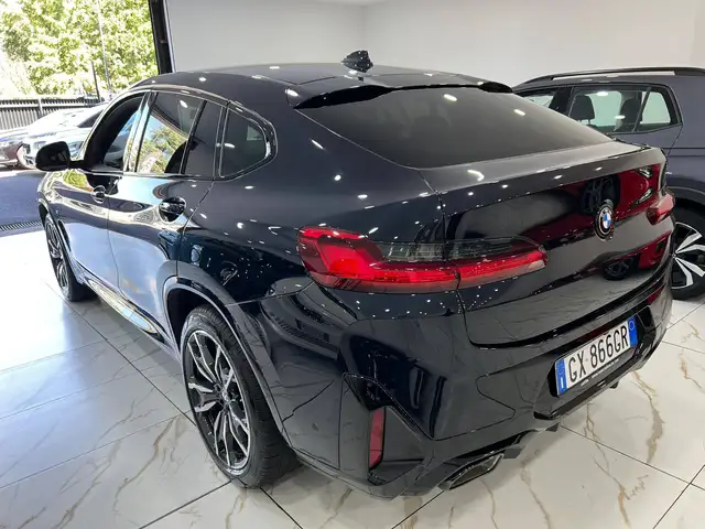 BMW X4 view 4