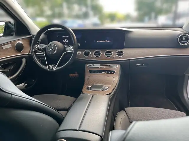 Mercedes-Benz E-Class view 8