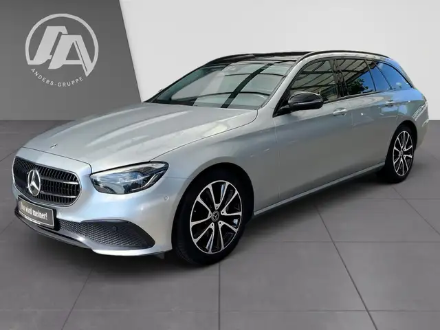 Mercedes-Benz E-Class view 13