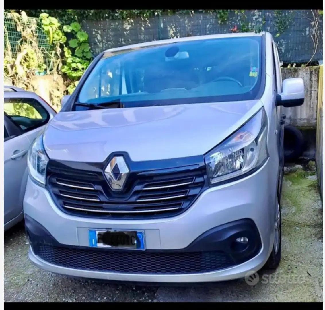 Renault Trafic 9 posti - 2