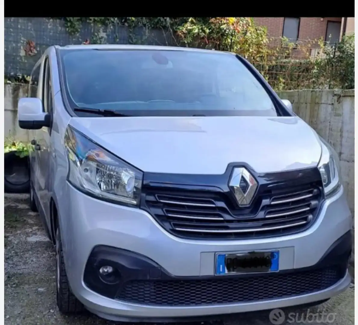Renault Trafic 9 posti - 1
