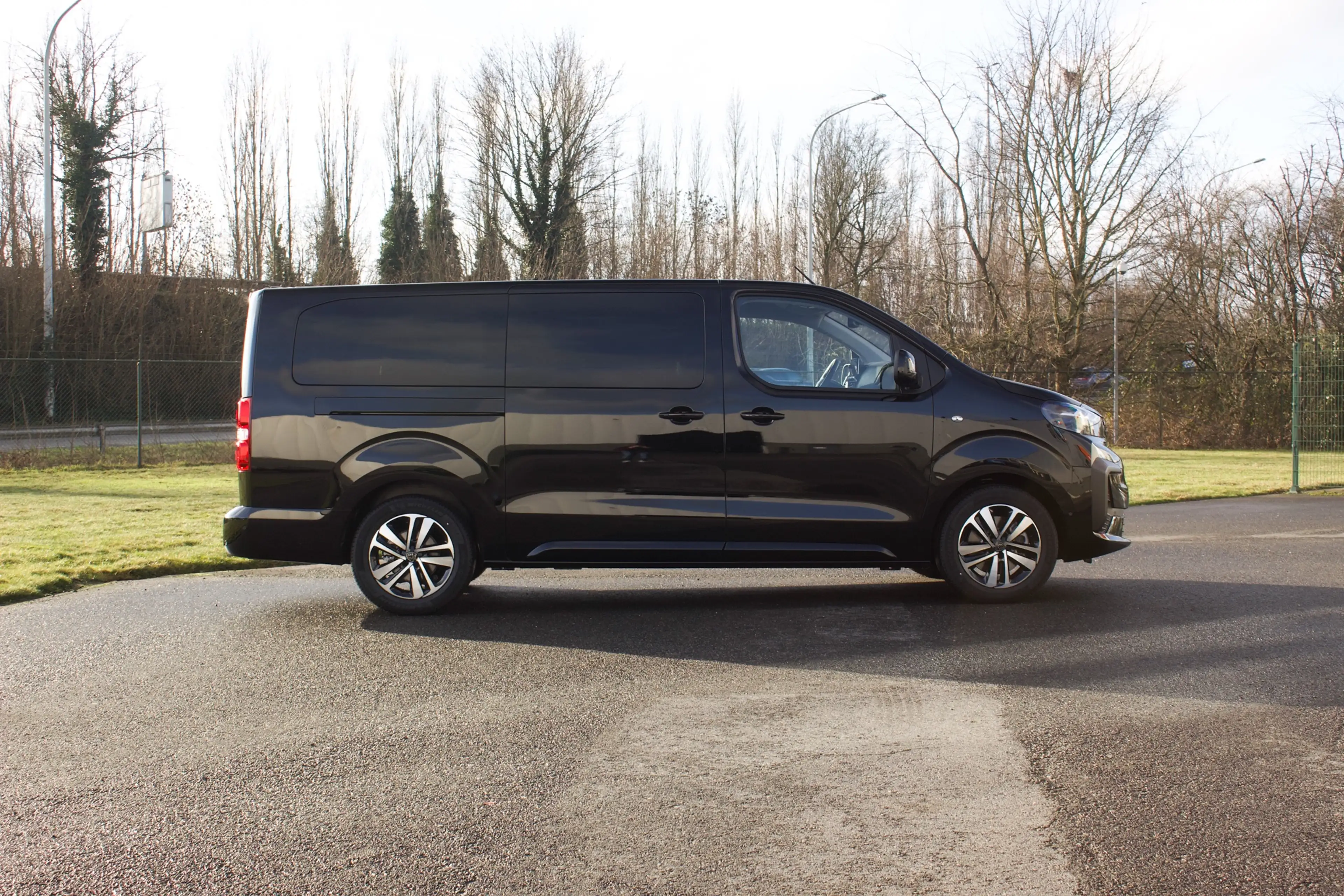Peugeot Traveller VIP/Long/Massage/Pano/Leder/8p/Full Option/360° — photo 4
