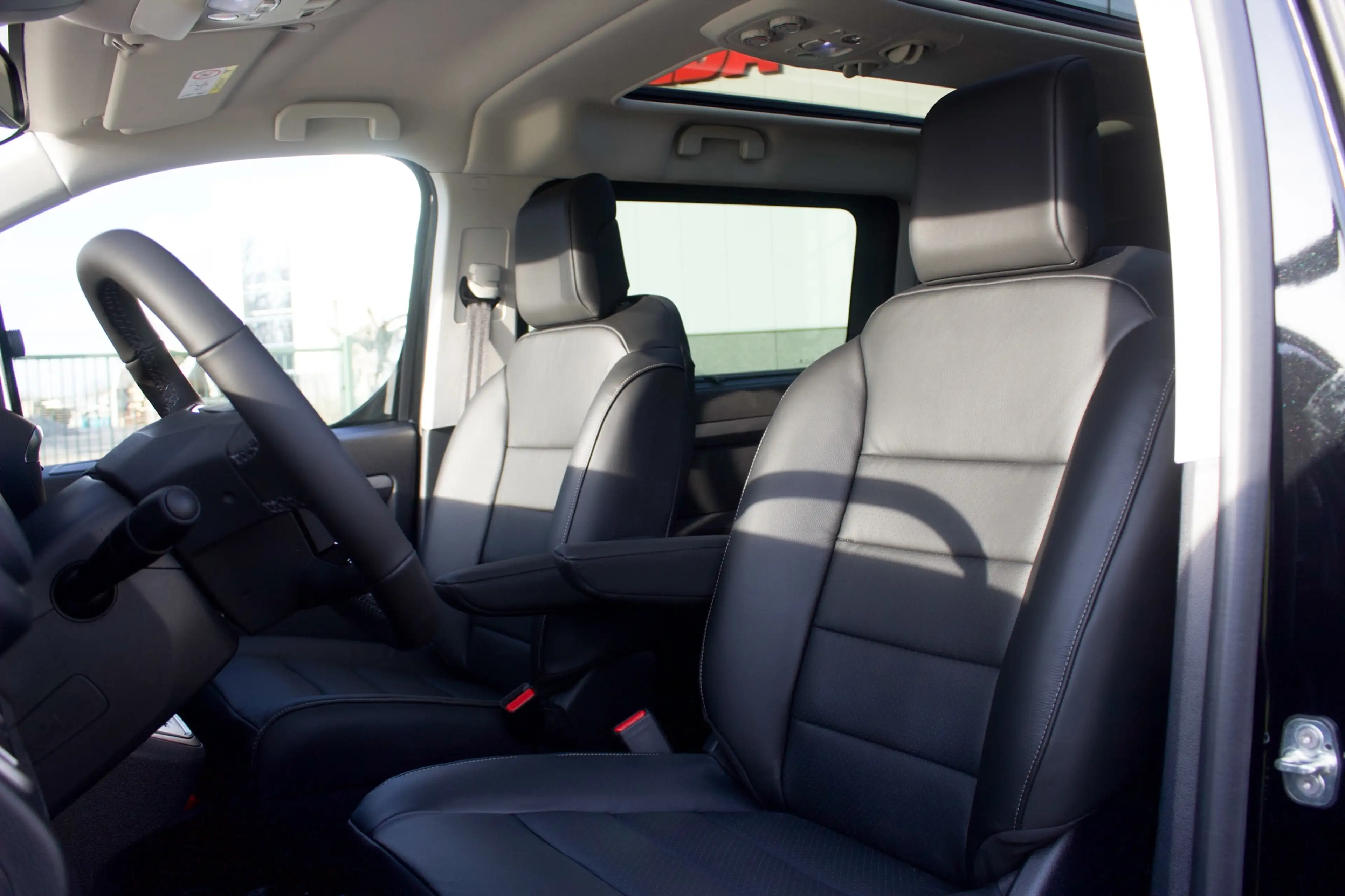 Peugeot Traveller VIP/Long/Massage/Pano/Leder/8p/Full Option/360° — photo 9