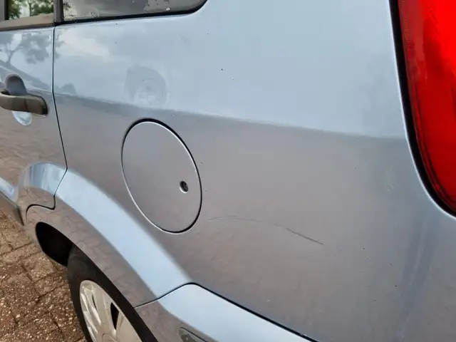 Ford Fusion view 11