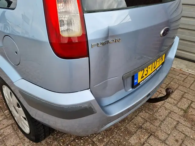Ford Fusion view 15