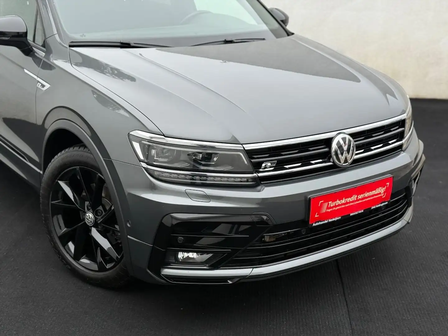 Volkswagen Tiguan R-line Sky TSI DSG //1.BESITZ// Grau - 2