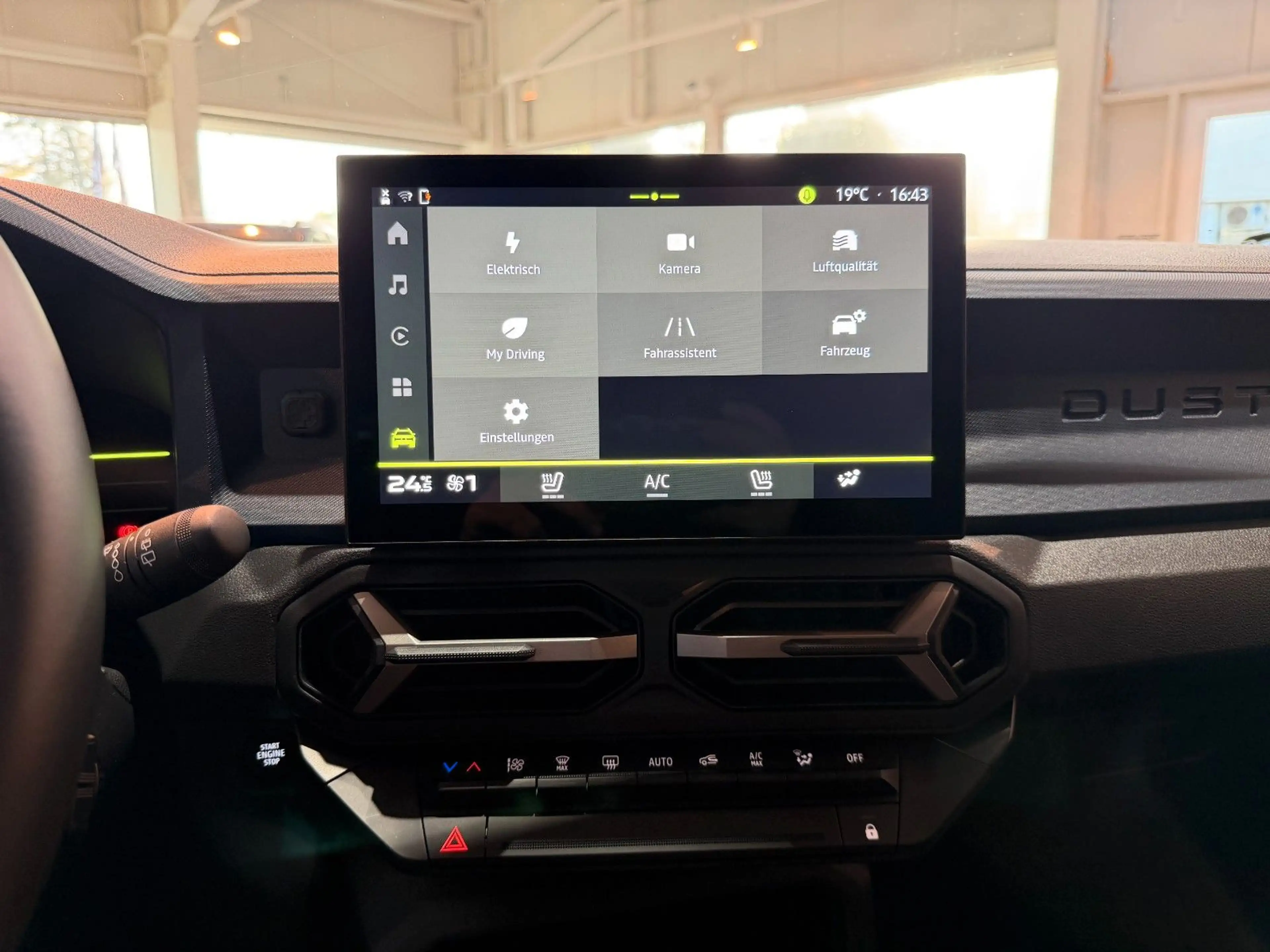 Dacia Duster Hybrid 140 Journey *LED* — photo 15