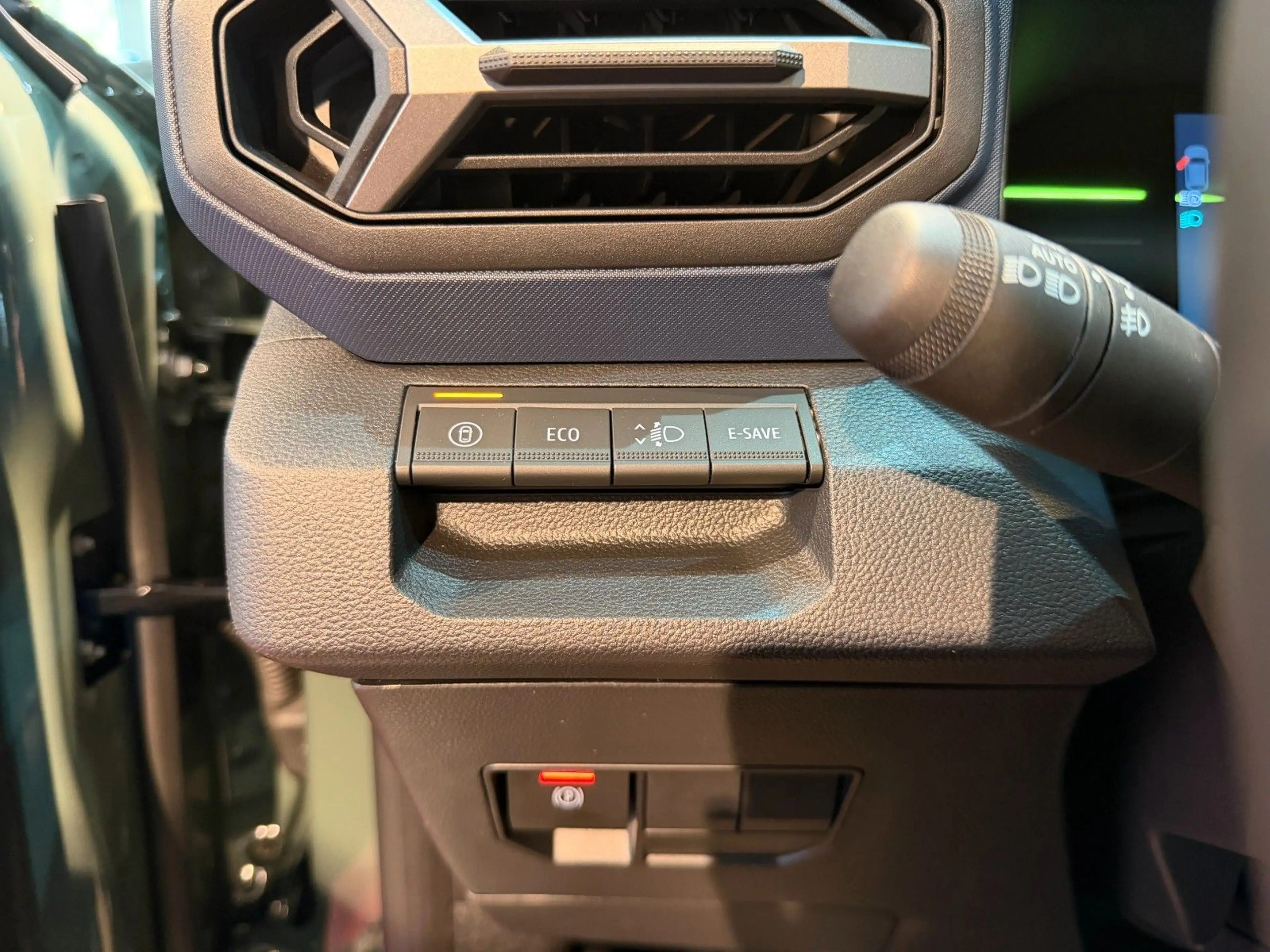 Dacia Duster Hybrid 140 Journey *LED* — photo 11
