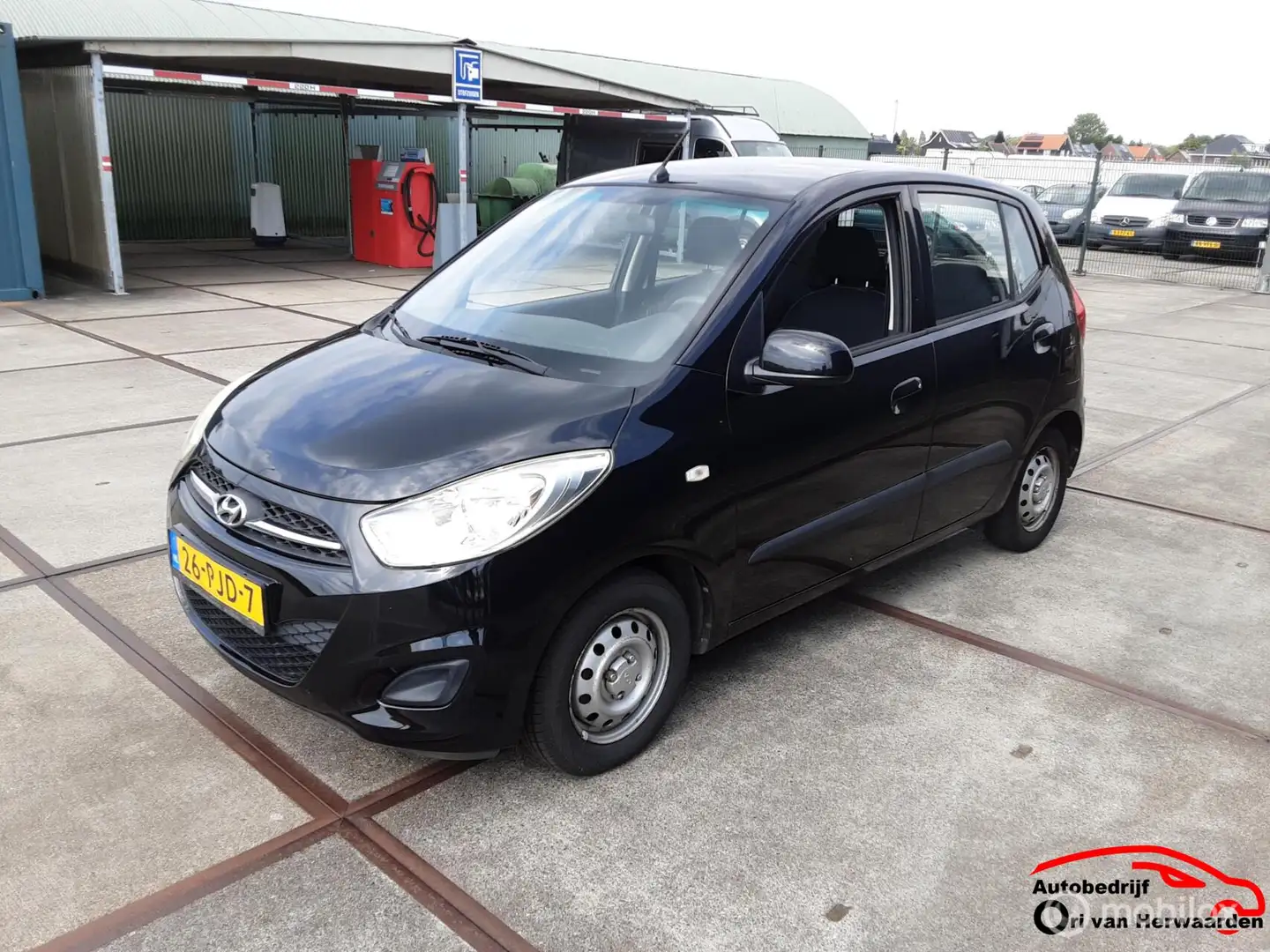 Hyundai i10 1.2 i-Drive Cool Zwart - 1