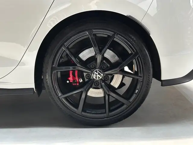 Volkswagen Golf view 9
