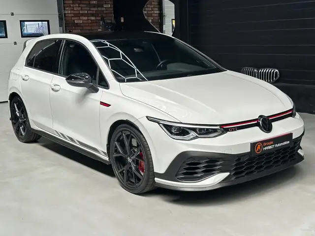 Volkswagen Golf view 3