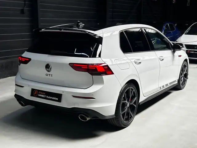 Volkswagen Golf view 4