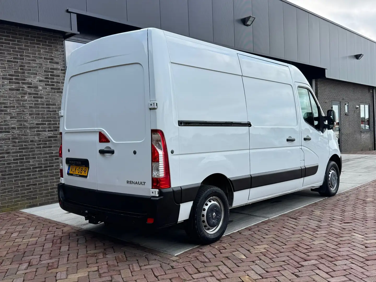 Renault Master T33 2.3 dCi L2H2 | Camera | PDC | Cruise | Airco | Wit - 2