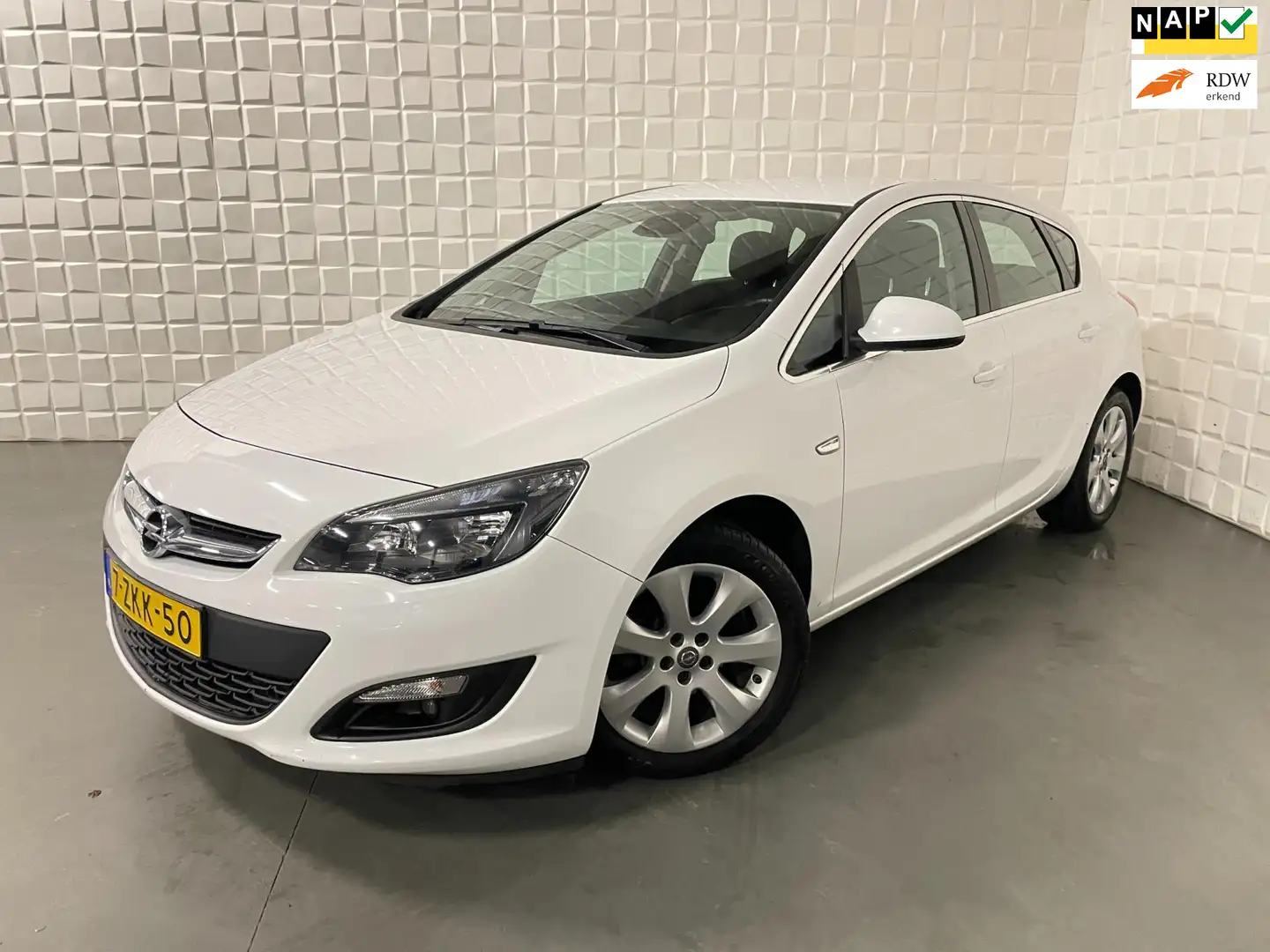 Opel Astra 1.4 Turbo Blitz 2E EIGENAAR/AIRCO/CRUISE Weiß - 1