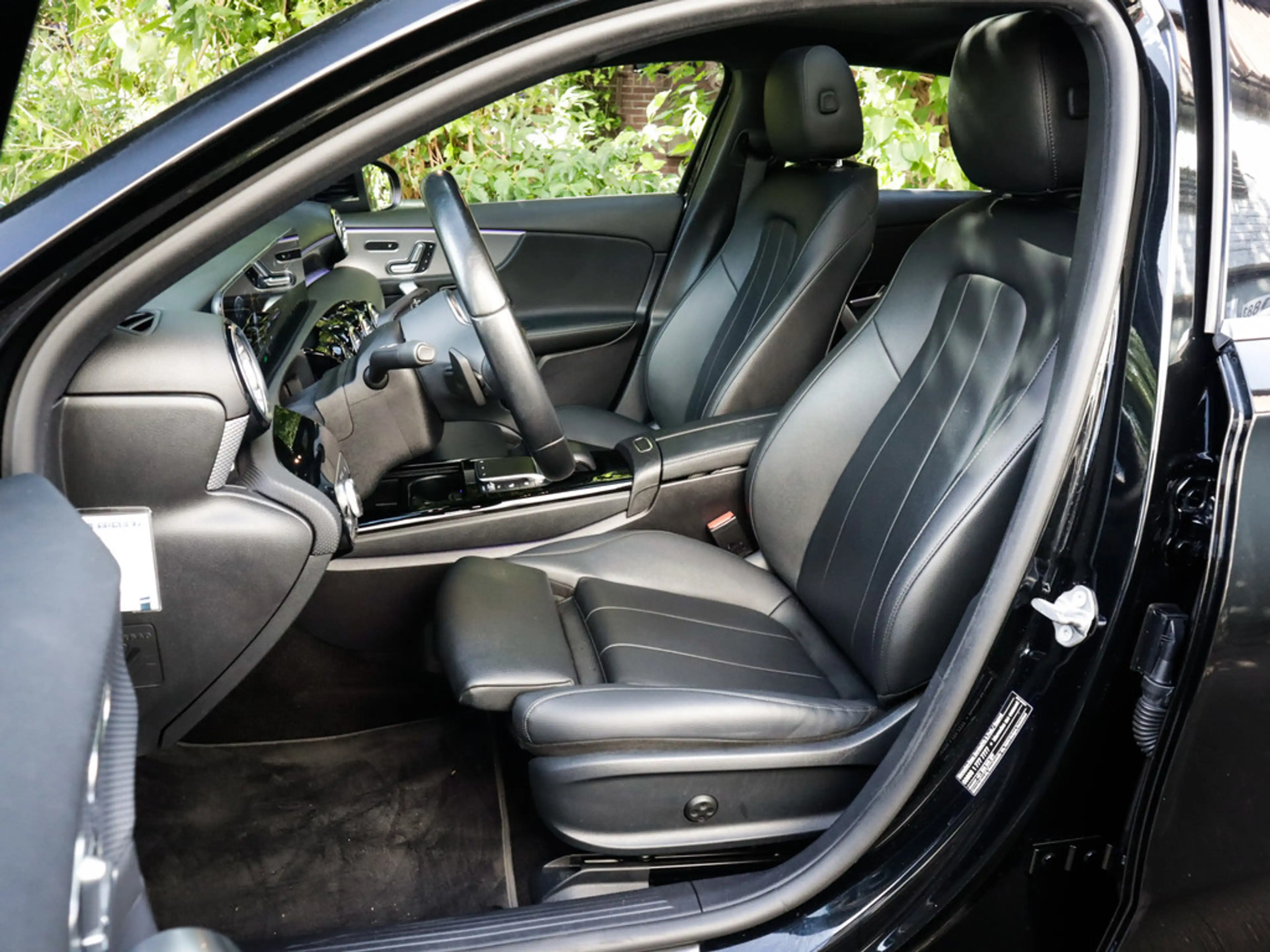 Mercedes-Benz A 250 e Business Solution Luxury Limited 1e-Eig. & Deale — photo 8