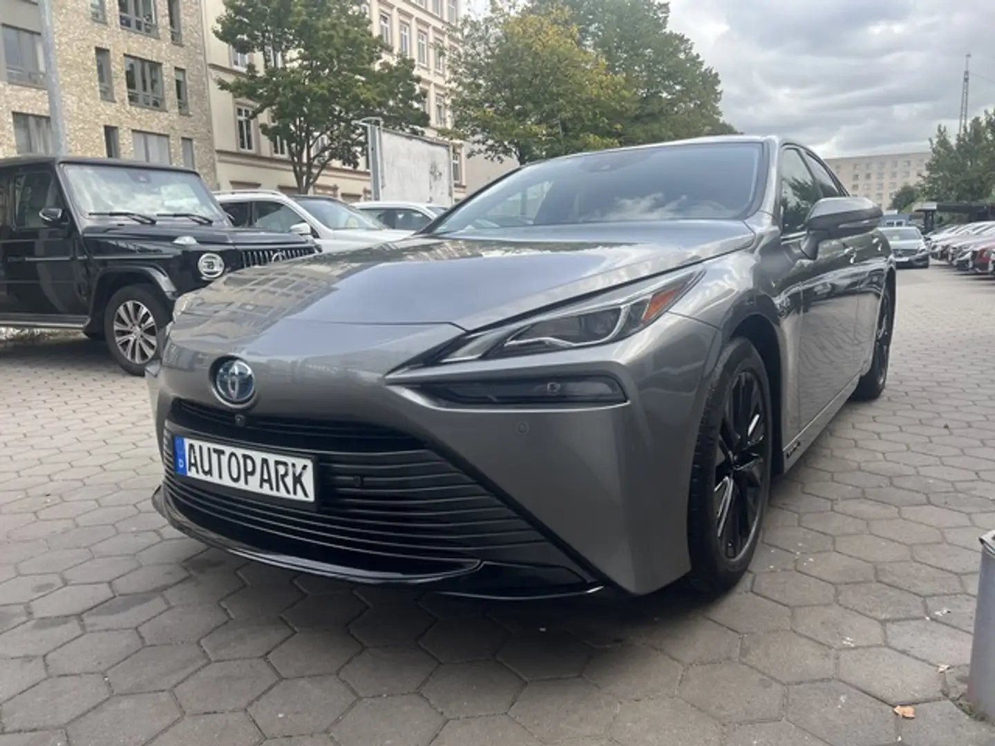 Toyota Mirai XLE Limousine**Vollausstattung** Grau - 2