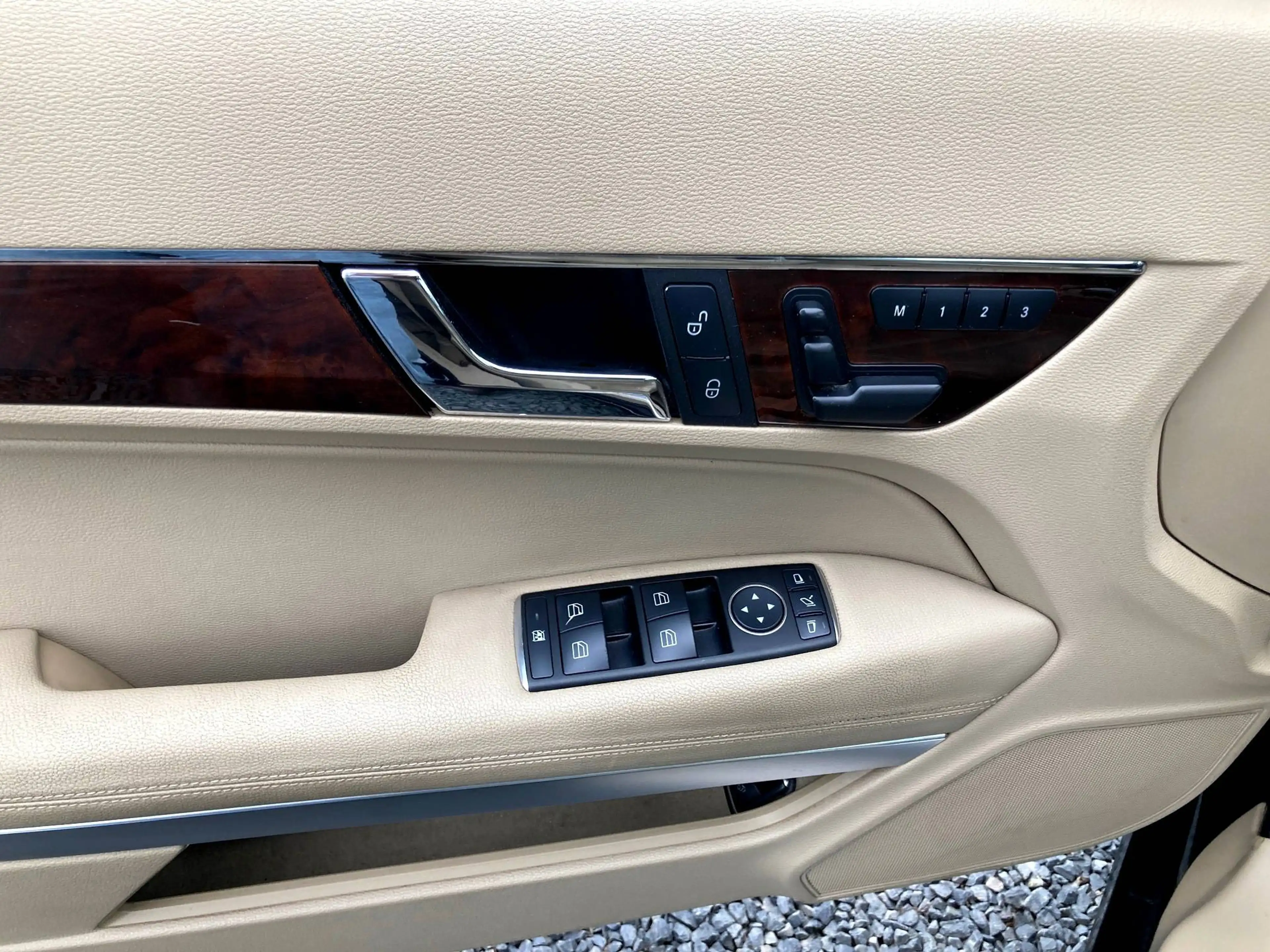 Mercedes-Benz E 350 Coupe´| V6| Automatik| Leder| Navi| Harman Kardon| SHZ| Abstandstempomat — photo 15