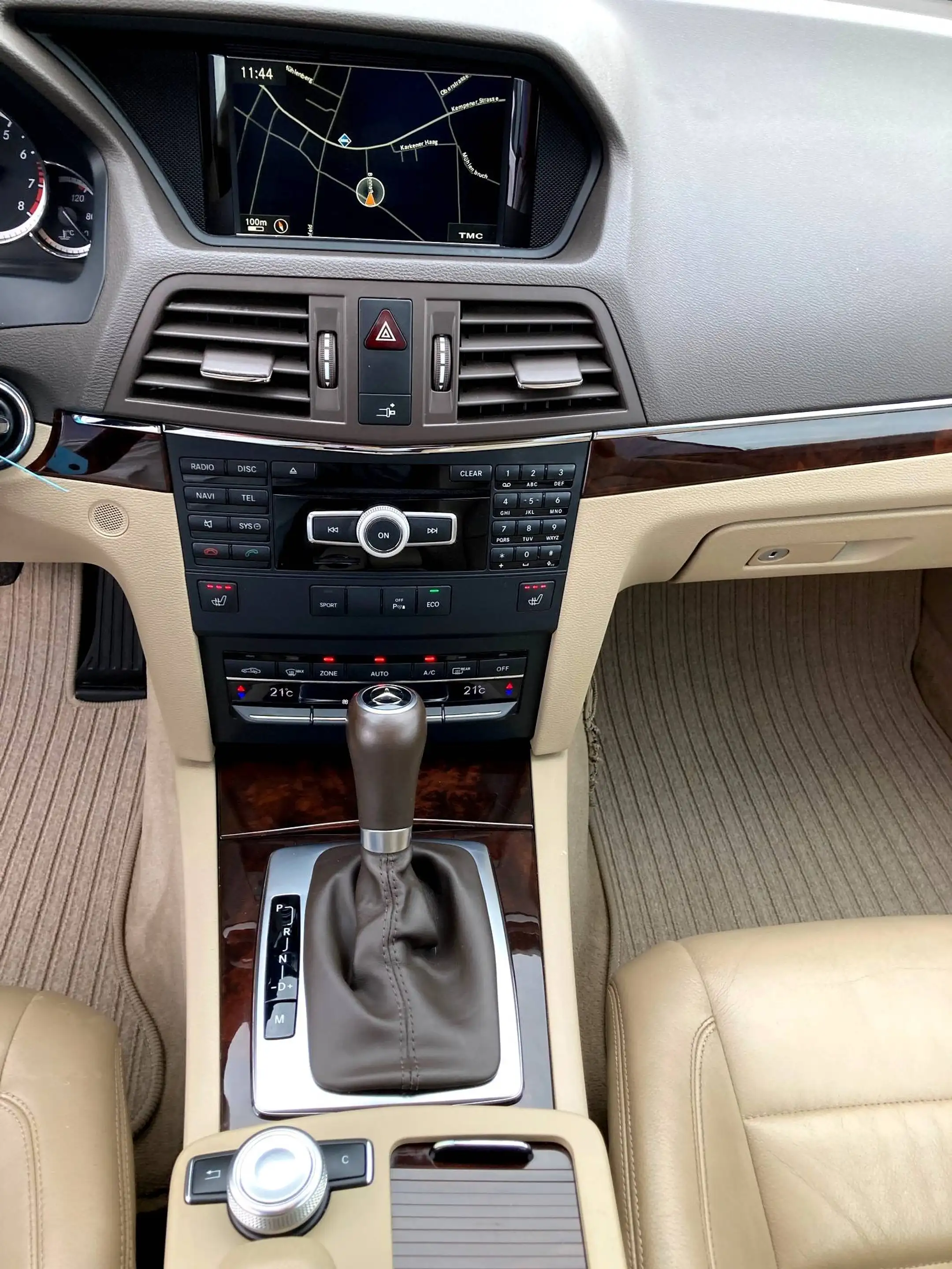 Mercedes-Benz E 350 Coupe´| V6| Automatik| Leder| Navi| Harman Kardon| SHZ| Abstandstempomat — photo 13