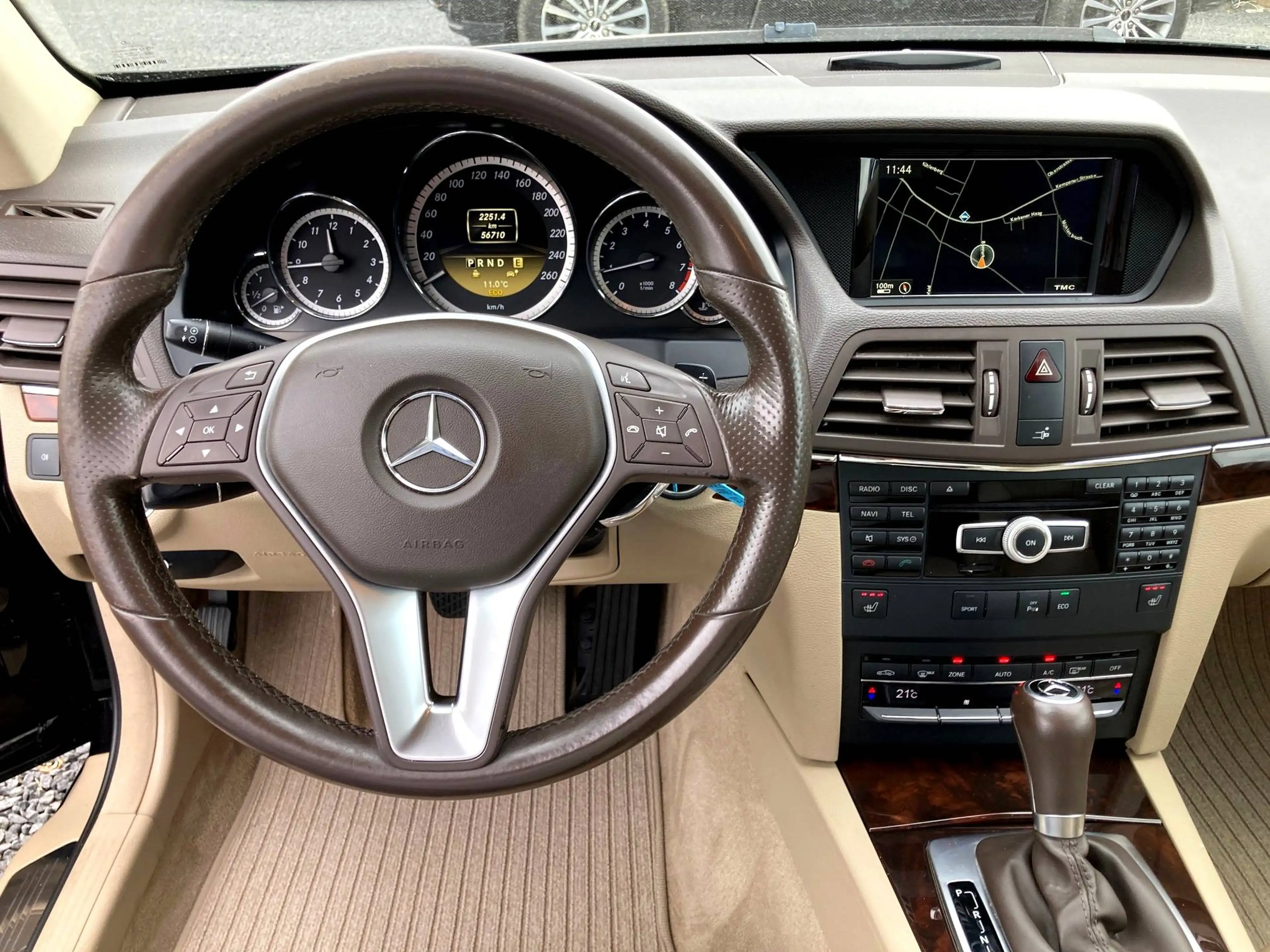 Mercedes-Benz E 350 Coupe´| V6| Automatik| Leder| Navi| Harman Kardon| SHZ| Abstandstempomat — photo 12