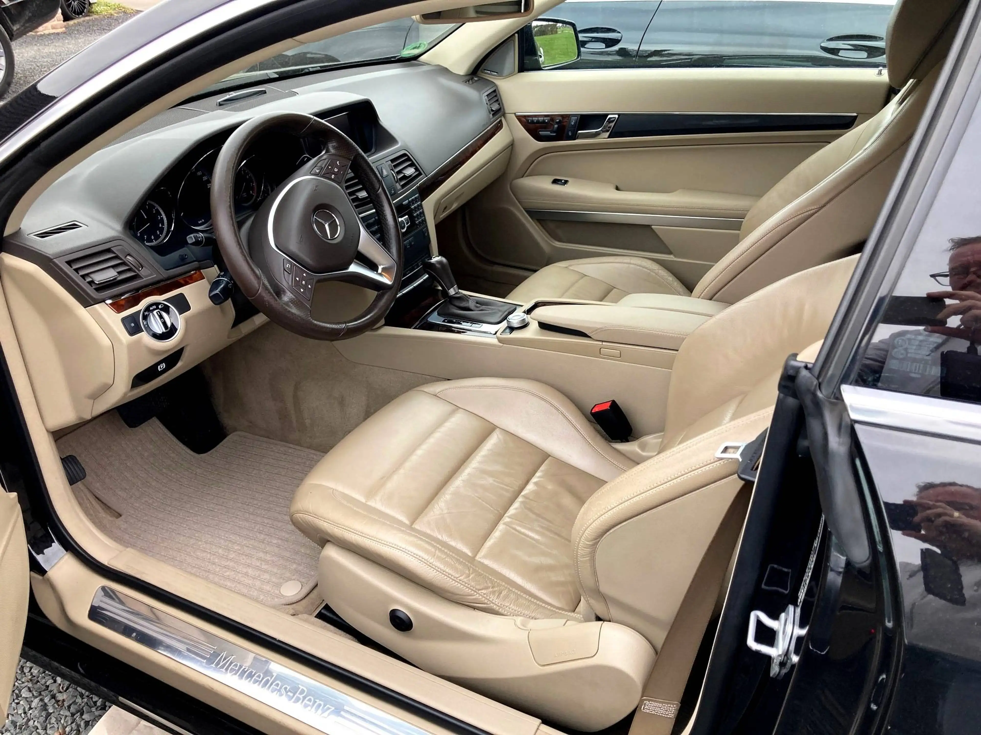 Mercedes-Benz E 350 Coupe´| V6| Automatik| Leder| Navi| Harman Kardon| SHZ| Abstandstempomat — photo 14