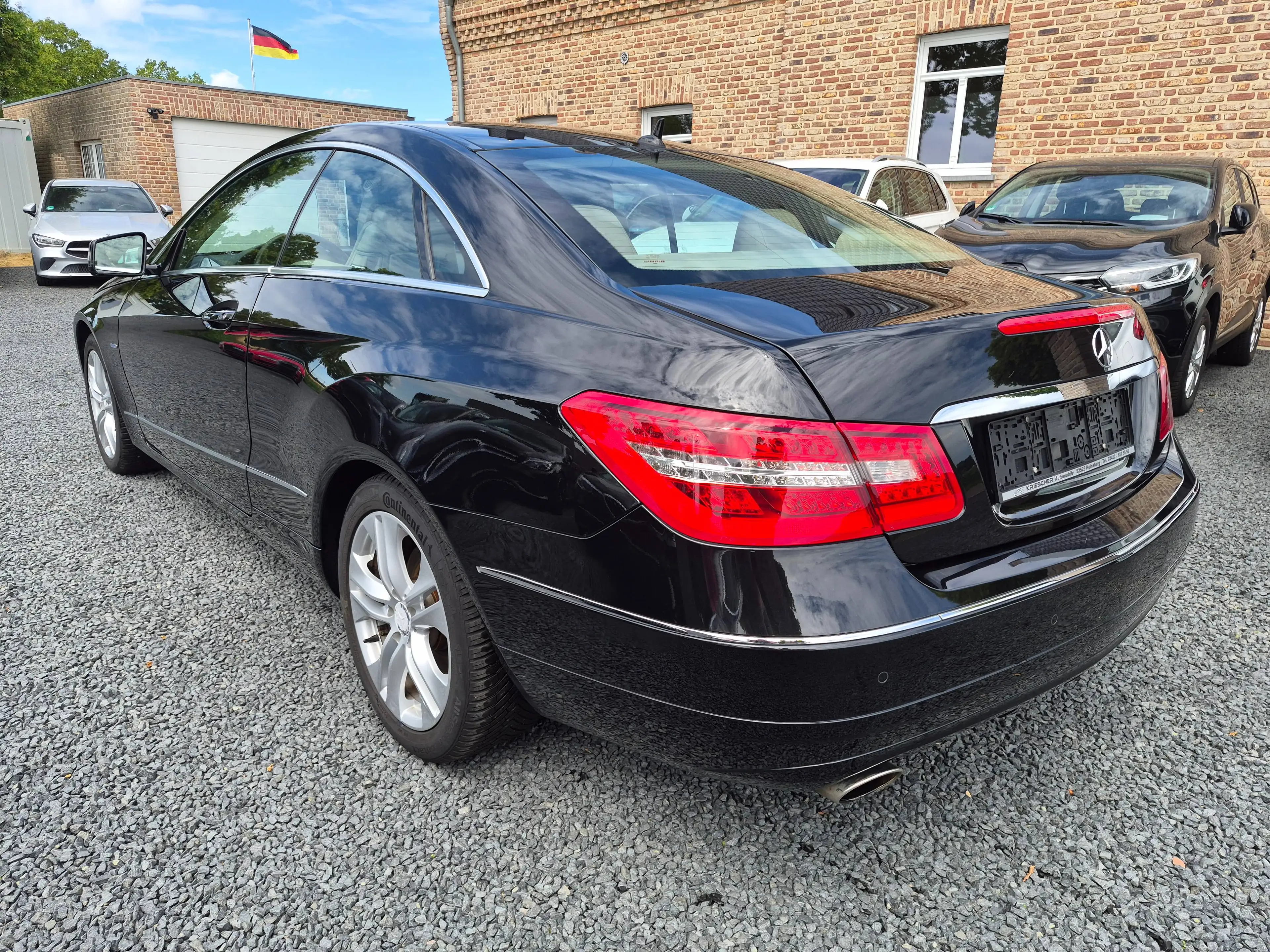 Mercedes-Benz E 350 Coupe´| V6| Automatik| Leder| Navi| Harman Kardon| SHZ| Abstandstempomat — photo 5