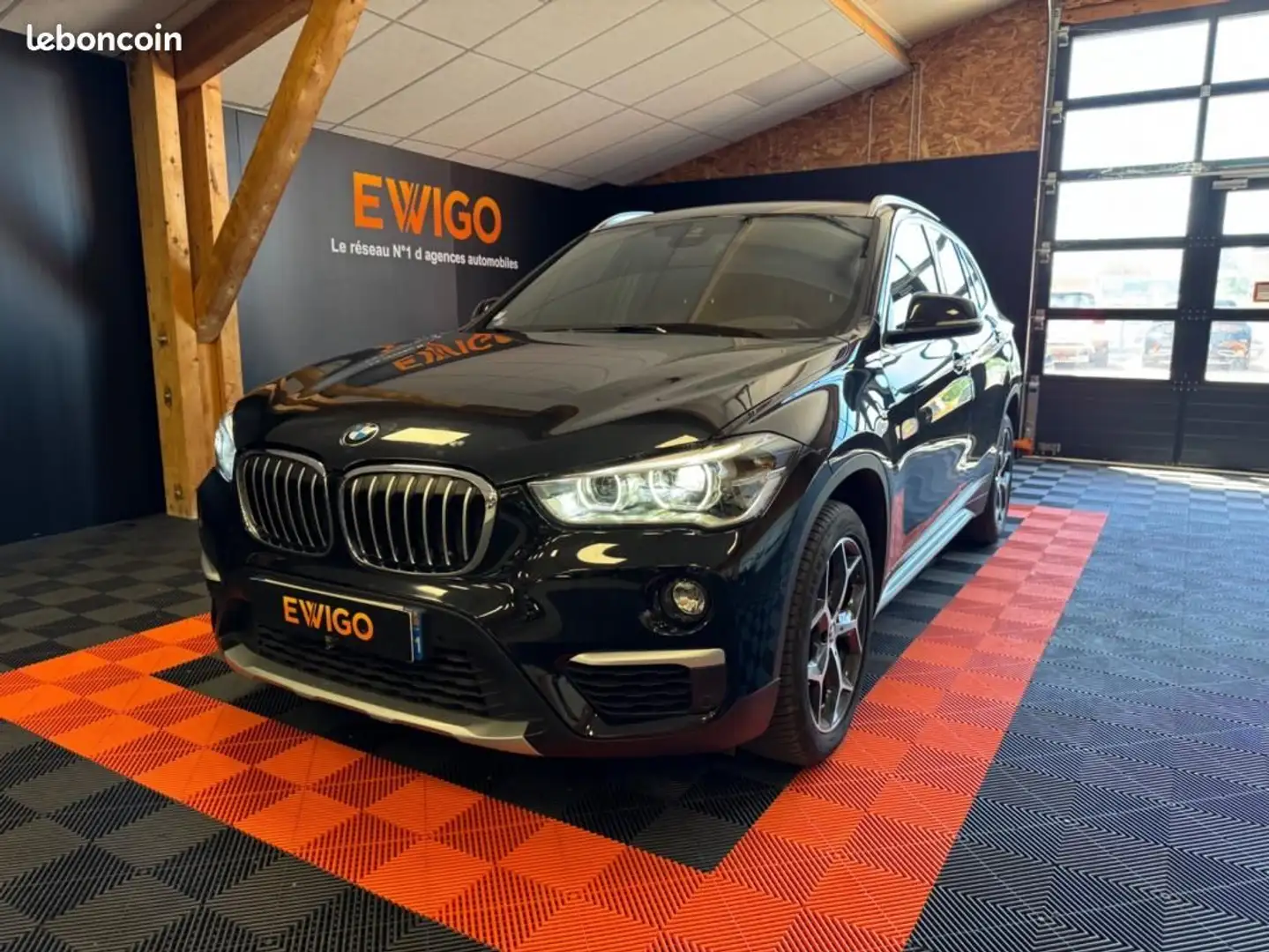 BMW X1 1.8 i 140 x-line sdrive bva Zwart - 1