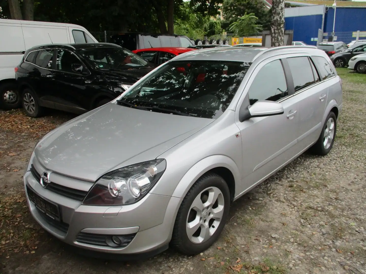 Opel Astra H Caravan Edition Silber - 1