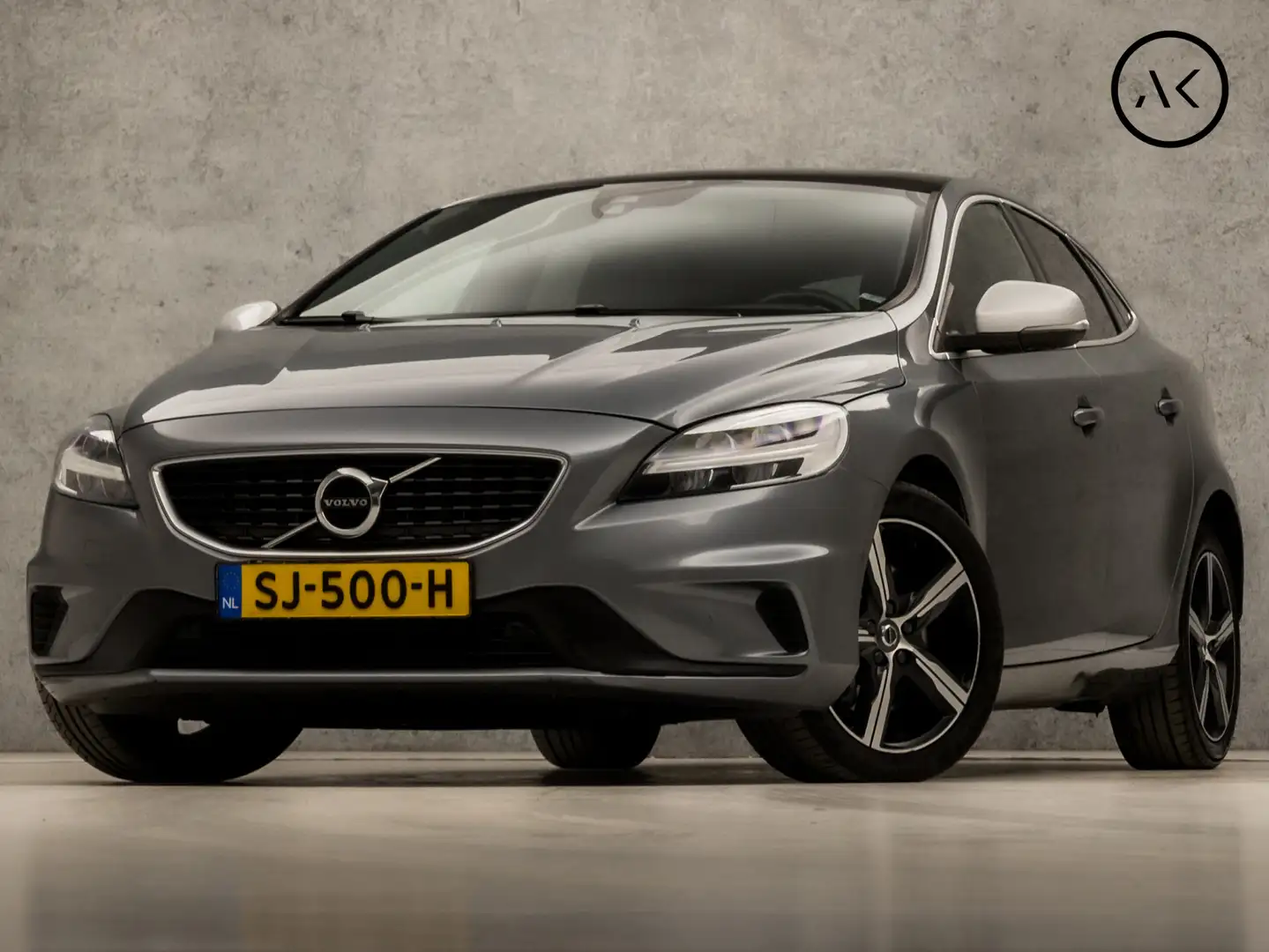 Volvo V40 2.0 T4 R-Design Sport 191Pk Automaat (PANORAMADAK, Grigio - 1