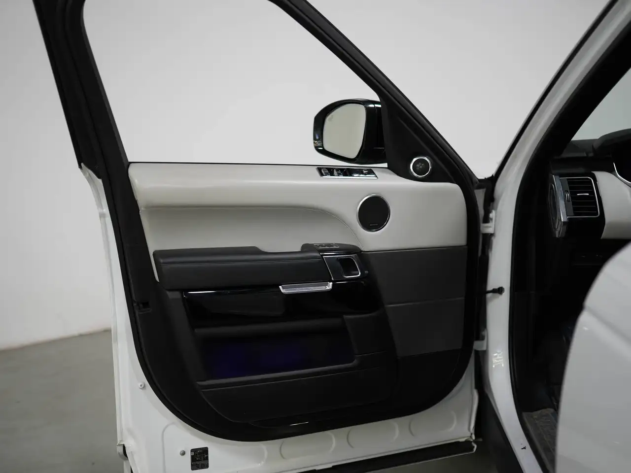 Land Rover Range Rover Sport снимка Land Rover Range Rover Sport