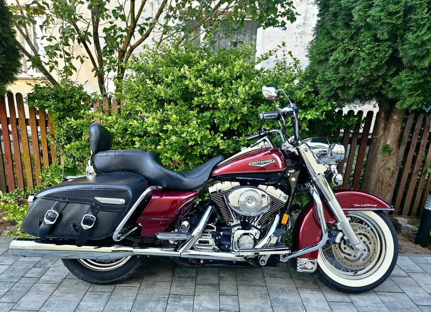 Harley-Davidson Road King FLHRCI Czerwony - 2