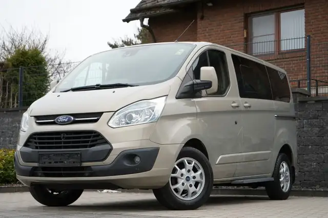 Ford Tourneo Custom 2.2 TDCi 300 L1 /Titaniu/9 Sitzer