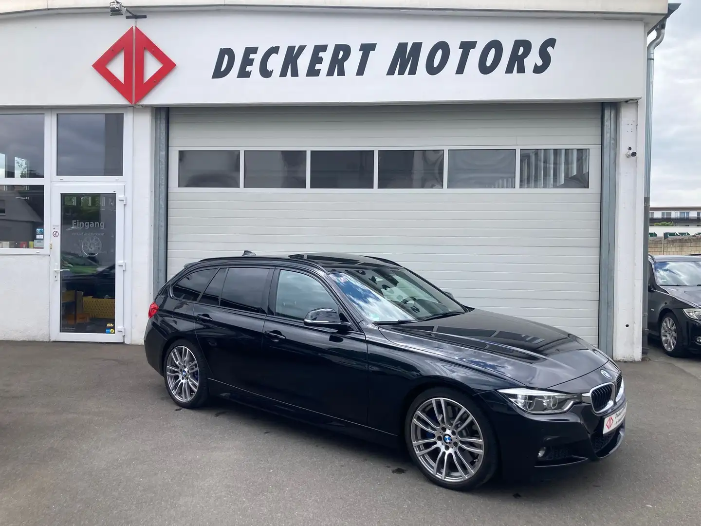 BMW 330 330 i M Sport Panorama Navi-Pro Leder Hifi Zwart - 1