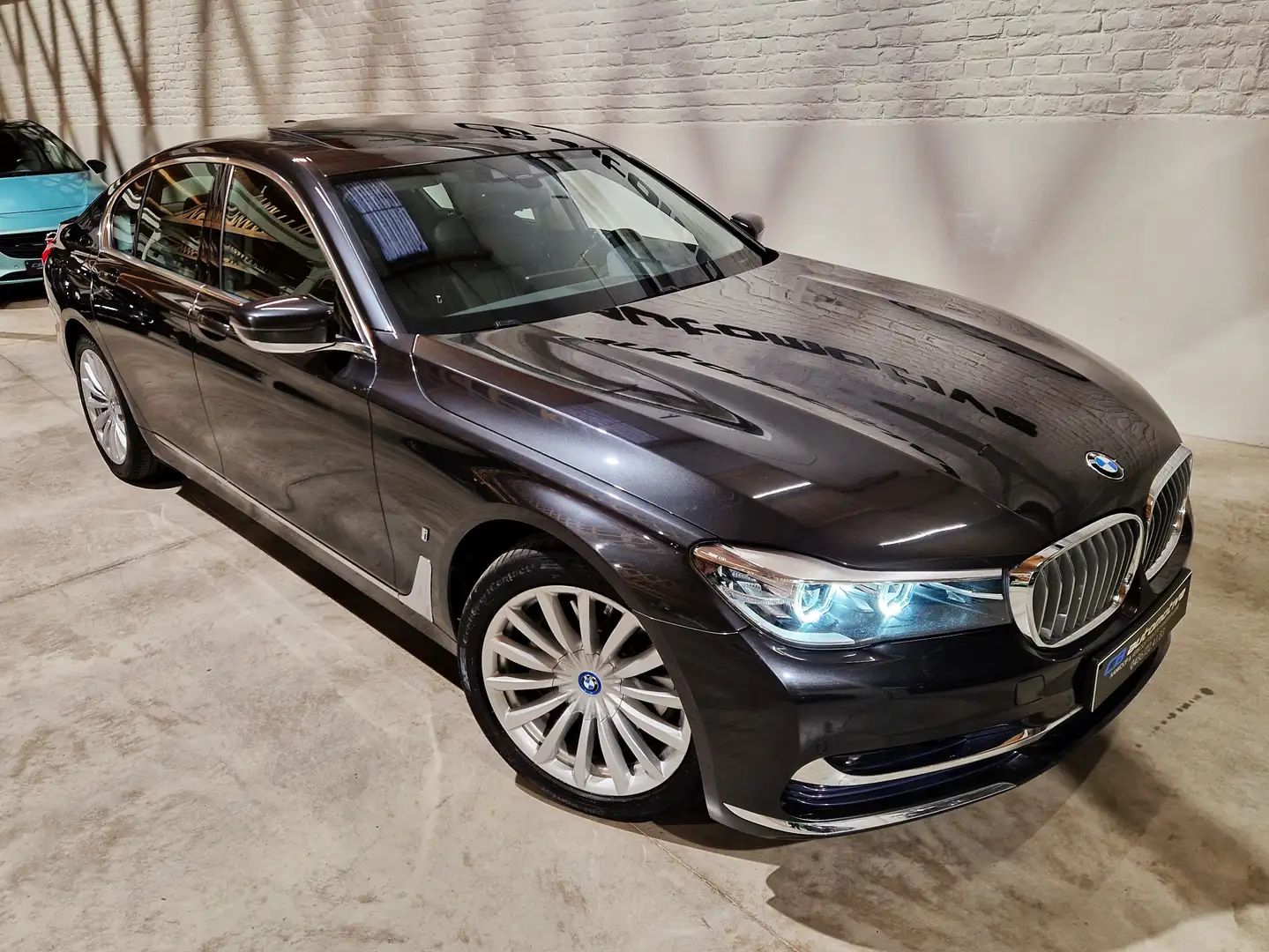BMW 740 740e Plug-In Hybrid  BTW aftrekbaar Gris - 2