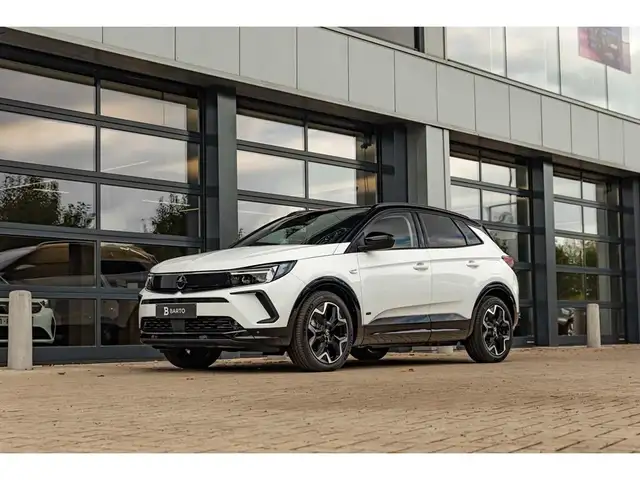 Opel Grandland Automaat 130pk | Ultimate | Alcantara | Zetelve...