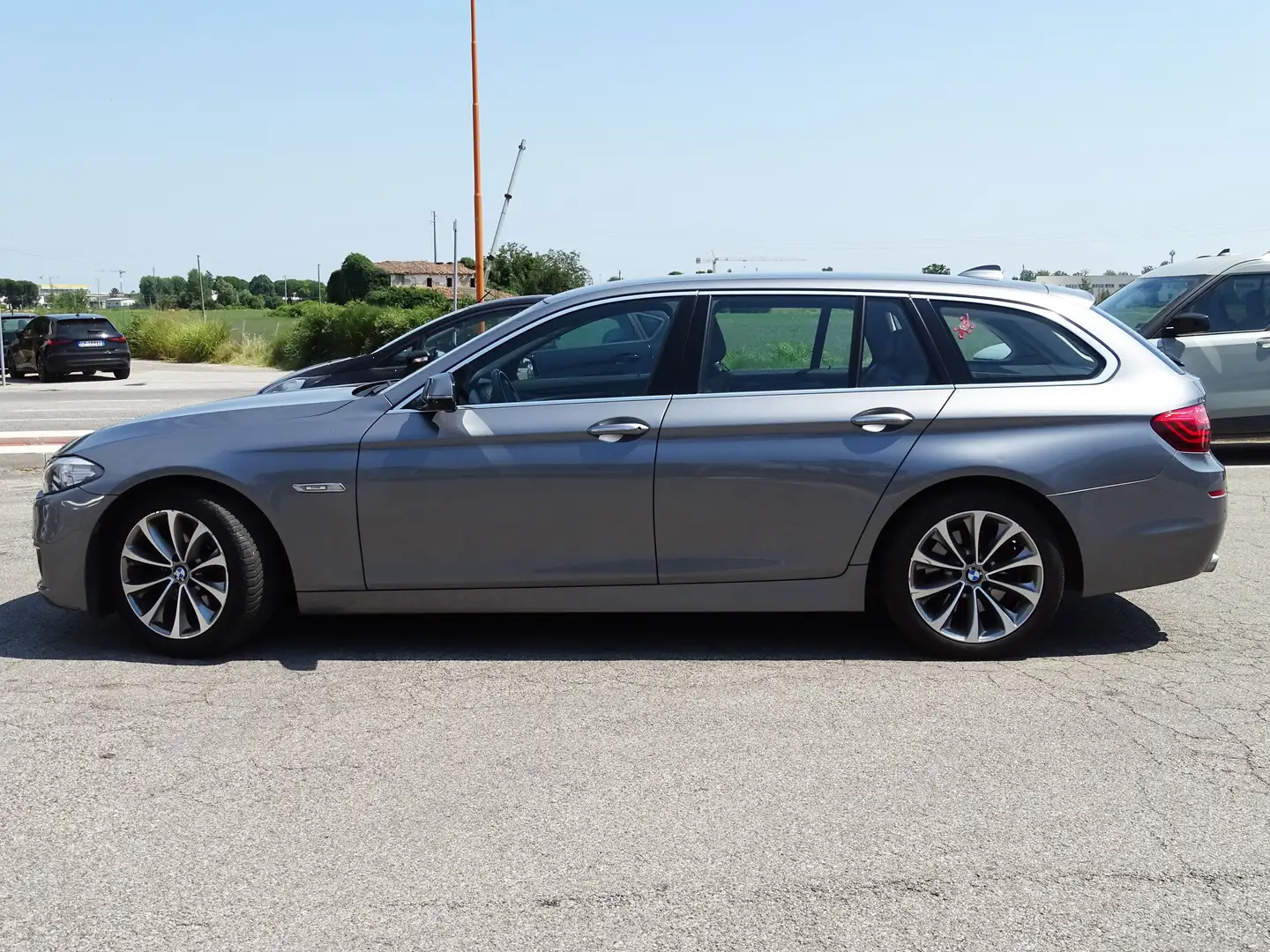 BMW 520 Serie 5 F11 Touring 520d Touring Luxury 190cv Grigio - 2